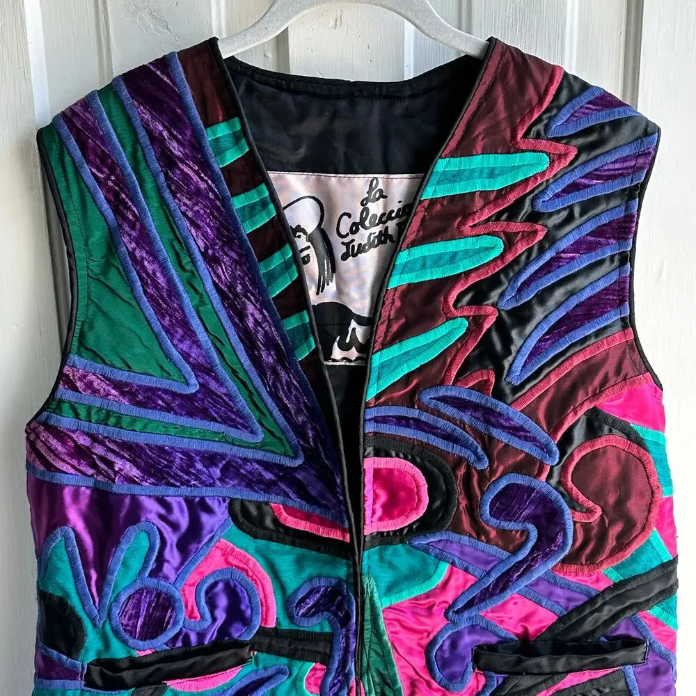 La Coleccion Judith Roberts Vintage 80s Wearable Art Sleeveless Jacket